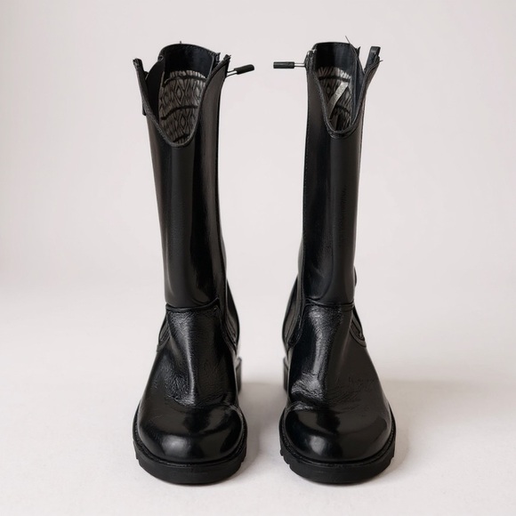 UGG Other - Ugg Girls Amilia Black Patent Leather Zip-Up Boots Size 4